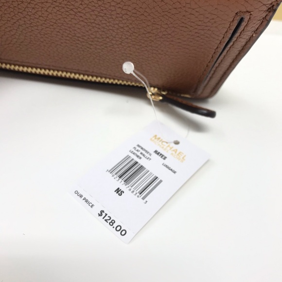 ➕ michael Kors hayes flat Jet set wallet luggage - Picture 3 of 6